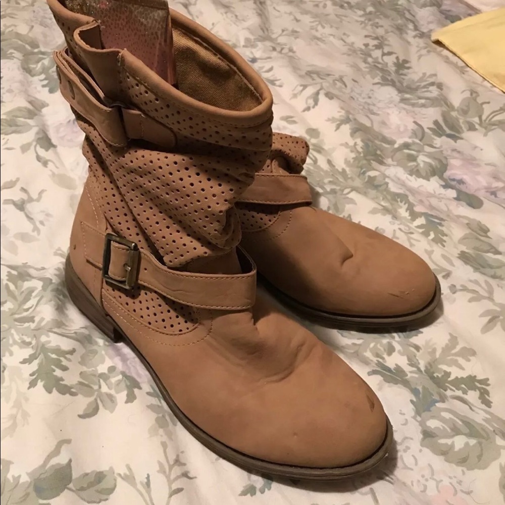 Gently Warn Ankle Boots